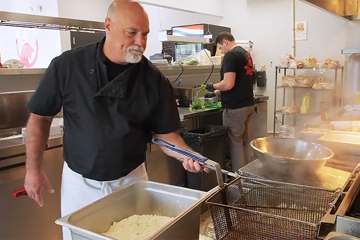 Hot Birdies Chef Kevin Stout Prepares Conquest® Delivery+® Fries